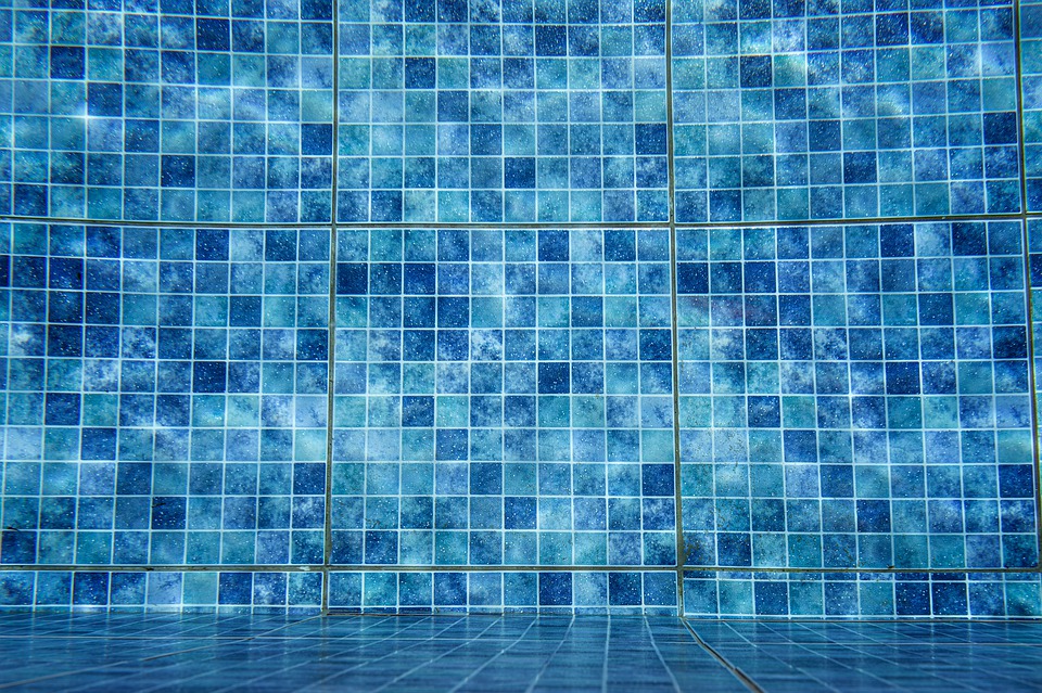 swimming-pool-4638912_960_720